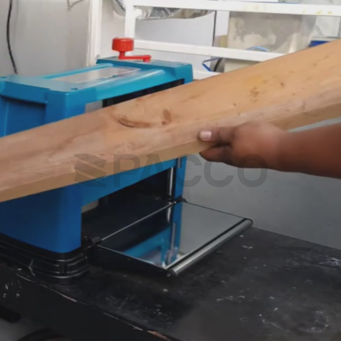 Cepillo de mesa de 1500W - Total